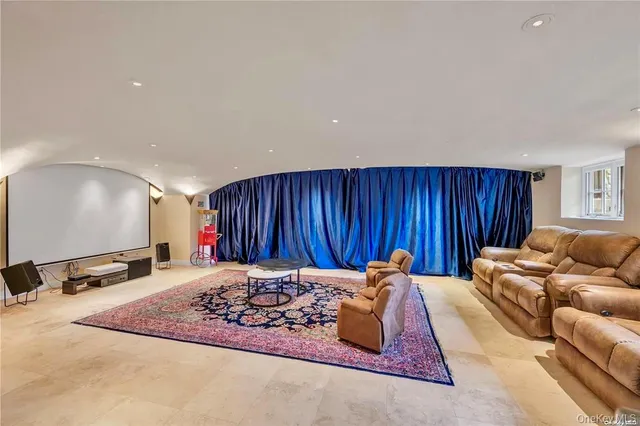 $4,500,000 | 12 Sloanes Court, Sands Point, NY 11050