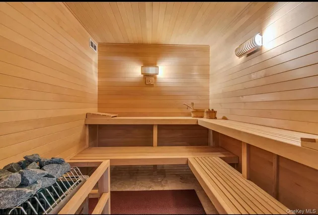 $4,500,000 | 12 Sloanes Court, Sands Point, NY 11050