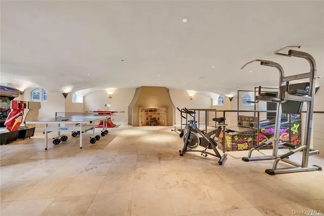 $4,500,000 | 12 Sloanes Court, Sands Point, NY 11050