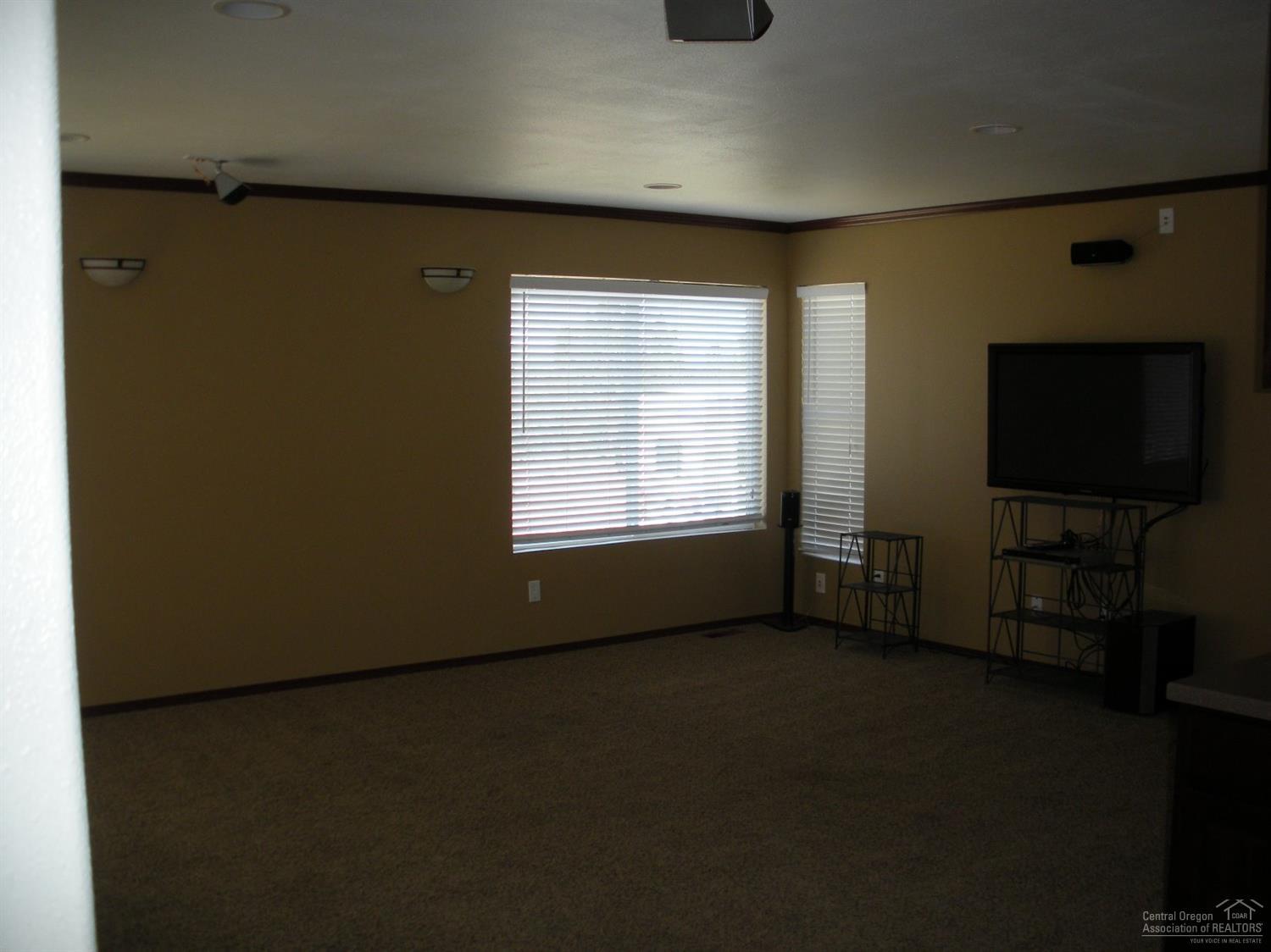 8461 Southwest Shad Road Terrebonne, OR 97760 - Photo 5 of 23 Family room of addition