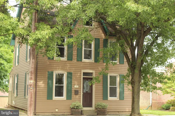 $1,350 | 157 South Main Street, Shrewsbury, PA 17361