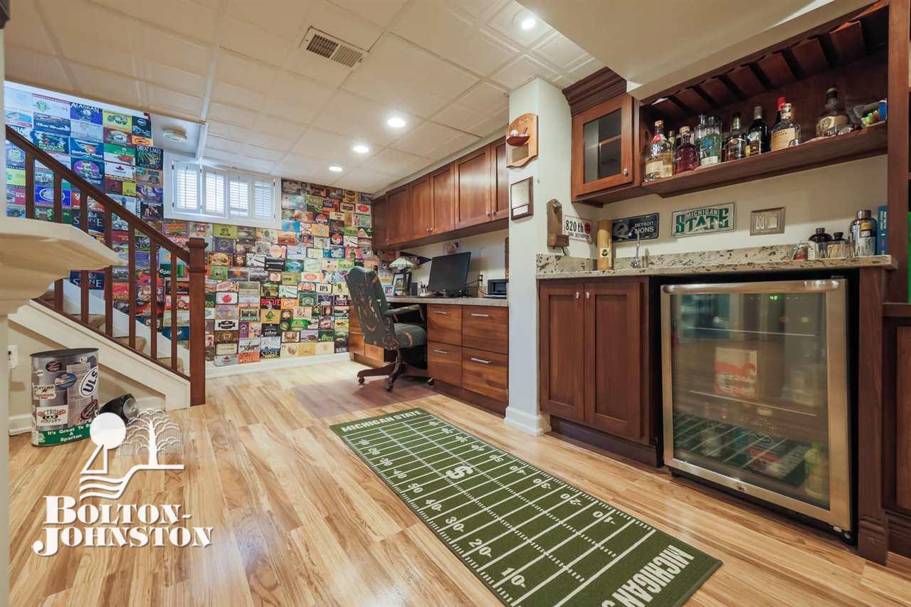 278 Moran Road Grosse Pointe, MI 48236 - Photo 26 of 31 31345942-25.JPG