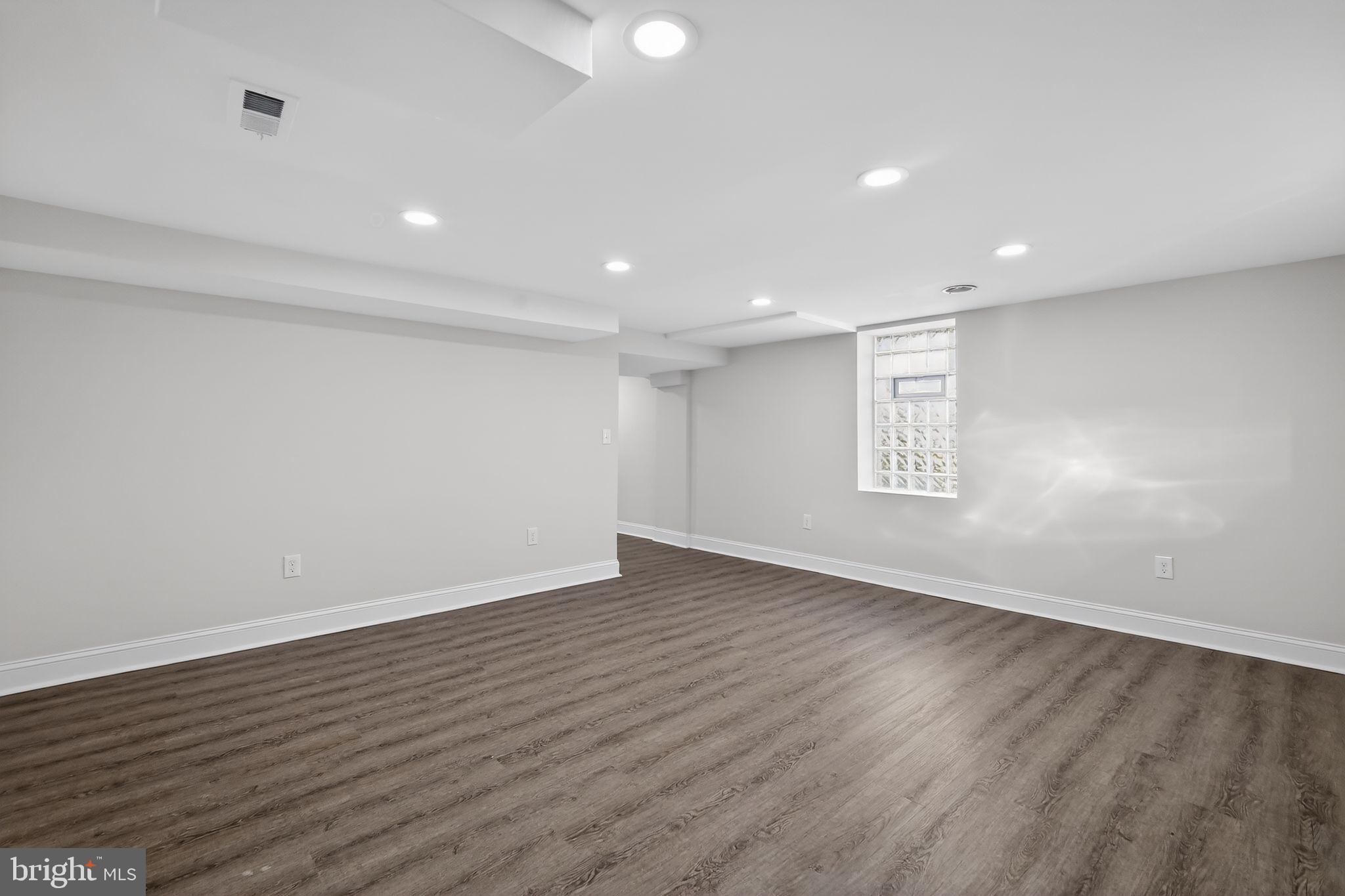 7908 Underhill Road Baltimore, MD 21237 - Photo 22 of 30 Large family room