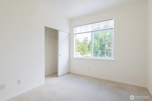 $558,000 | 1855 Trossachs Boulevard Southeast, Unit 205, Sammamish, WA 98075