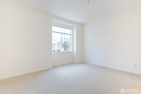 $558,000 | 1855 Trossachs Boulevard Southeast, Unit 205, Sammamish, WA 98075