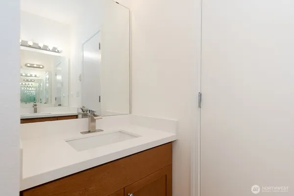 $558,000 | 1855 Trossachs Boulevard Southeast, Unit 205, Sammamish, WA 98075