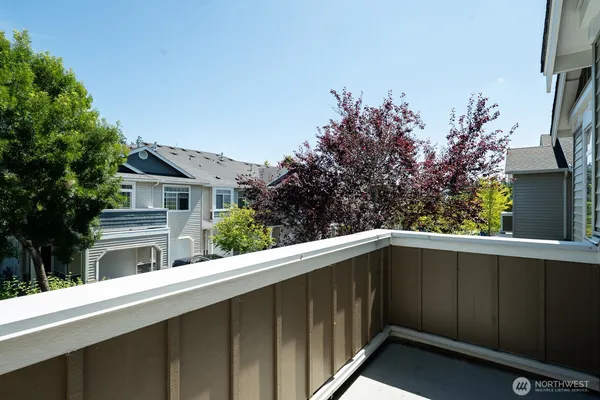 $558,000 | 1855 Trossachs Boulevard Southeast, Unit 205, Sammamish, WA 98075