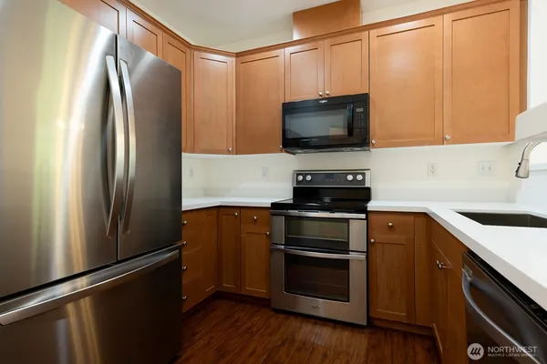 $558,000 | 1855 Trossachs Boulevard Southeast, Unit 205, Sammamish, WA 98075