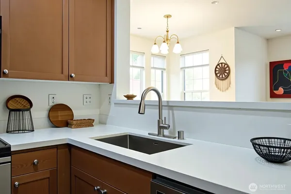 $558,000 | 1855 Trossachs Boulevard Southeast, Unit 205, Sammamish, WA 98075