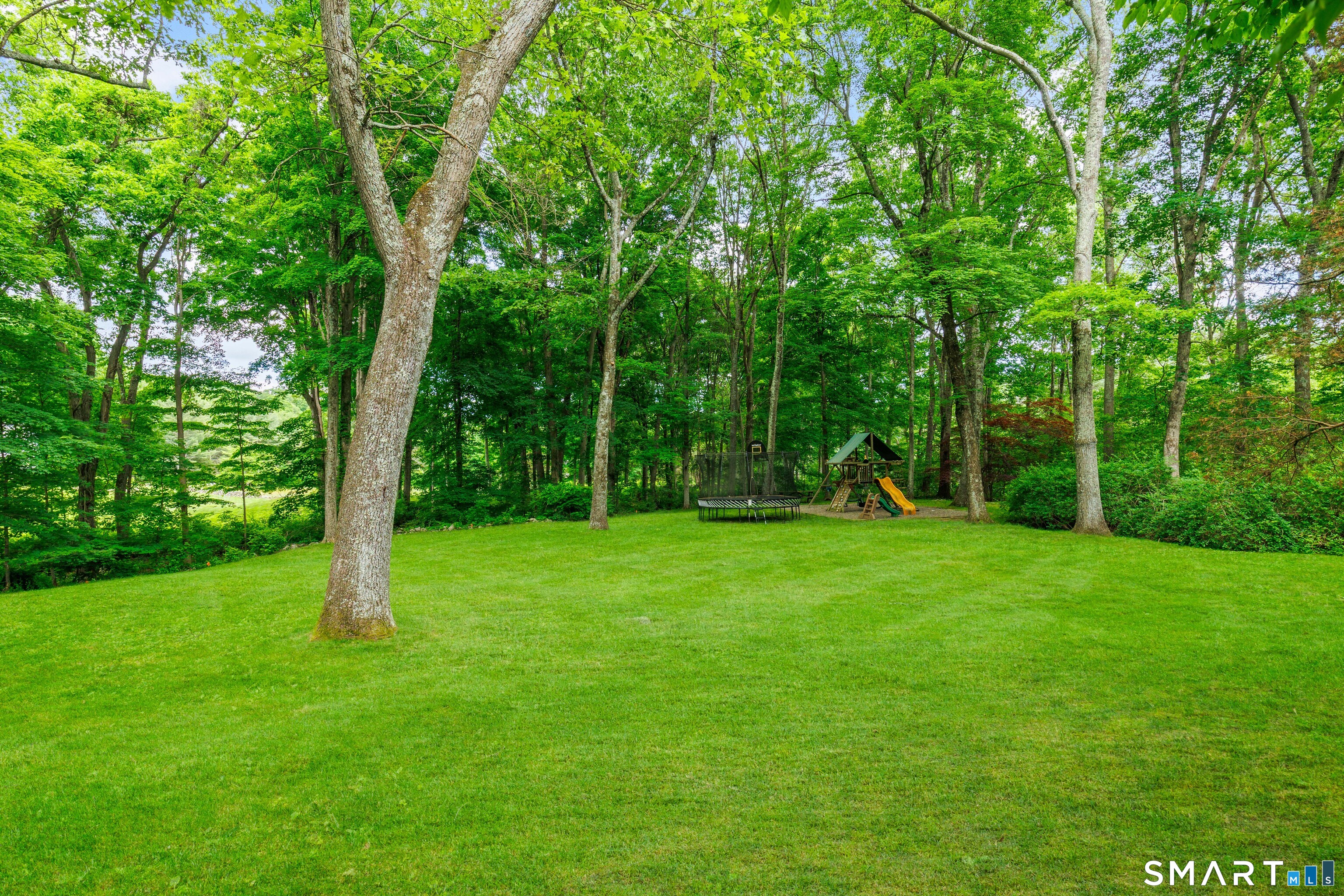 599 North Wilton Road New Canaan, CT 06840 - Photo 32 of 37 Expansive flat 4 acre yard