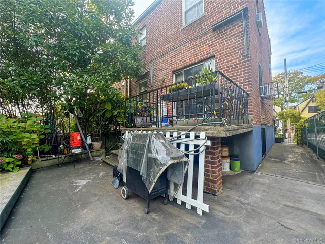 $750,000 | 2440 Morgan Avenue | Pelham Gardens