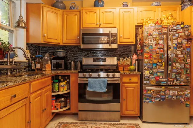 $750,000 | 2440 Morgan Avenue | Pelham Gardens