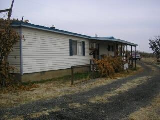 3220 Marks Road Yakima, WA 98903 - Photo 4 of 6 a backyard of a house with wooden fence