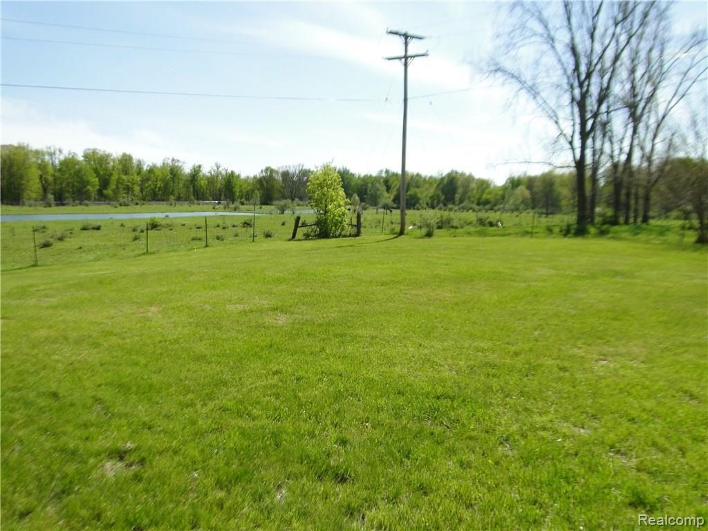124 South Elm Grove Road Lapeer, MI 48446 - Photo 7 of 27