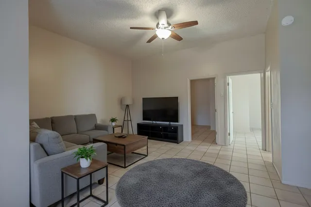 $950 | 1410 Marlton Street, Unit 6, San Marcos, TX 78666