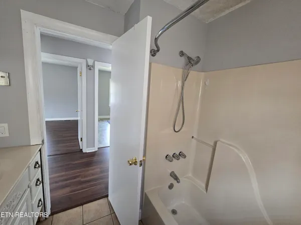 $1,800 | 415 Highland Drive, Clinton, TN 37716