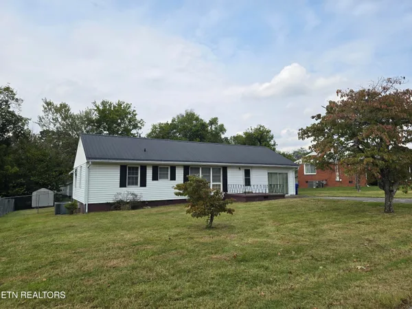 $1,800 | 415 Highland Drive, Clinton, TN 37716
