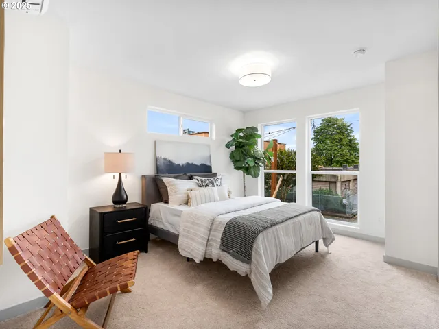 $349,900 | 7385 North Mobile Avenue, Portland, OR 97217