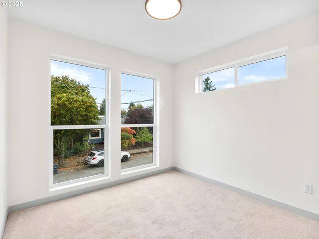 $349,900 | 7385 North Mobile Avenue, Portland, OR 97217