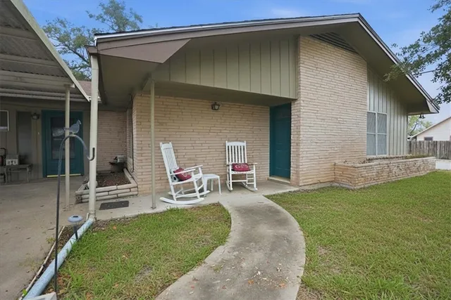 $224,620 | 1000 Austin Street, George West, TX 78022