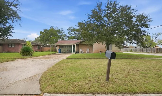 $224,620 | 1000 Austin Street, George West, TX 78022