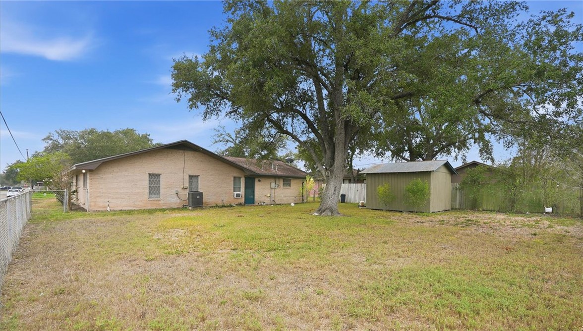 1000 Austin Street George West, TX 78022 - Photo 29 of 31