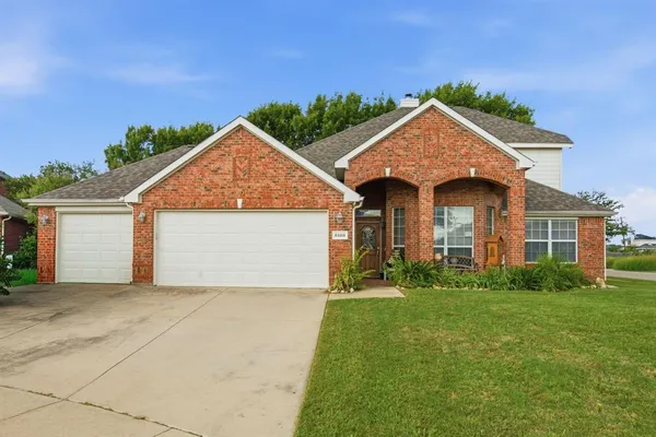 $410,000 | 8100 Yucatan Court, Arlington, TX 76002