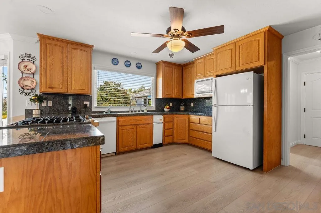 9856 West Lilac Road Escondido, CA 92026 - Photo 10 of 19