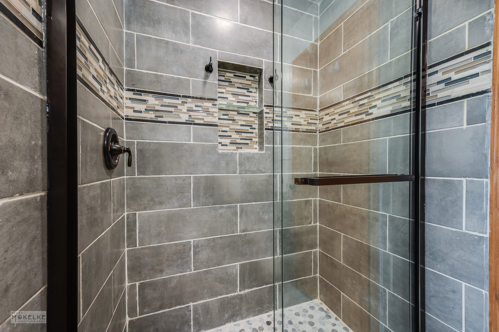 2512 Caton Farm Road Joliet, IL 60435 - Photo 32 of 41 a bathroom with a shower