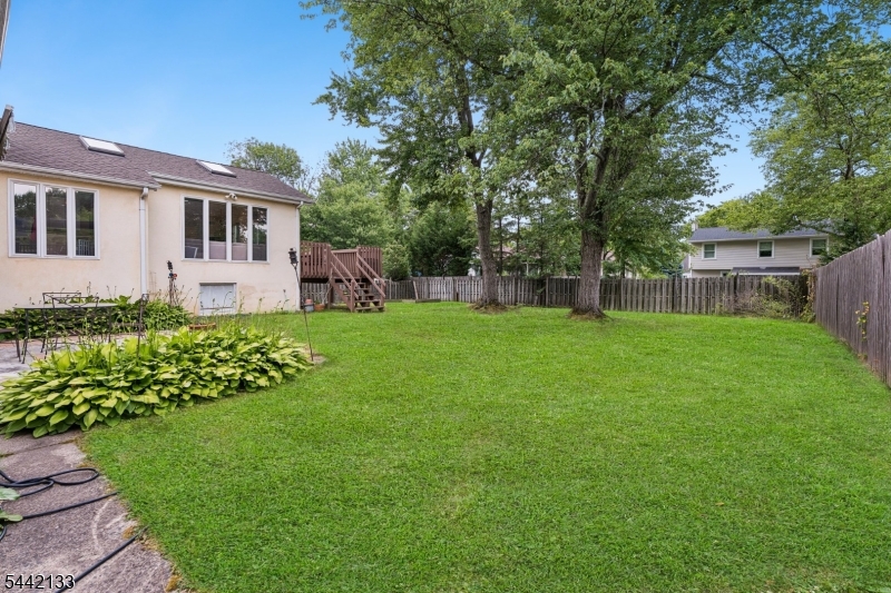 359 Meisel Avenue Springfield, NJ 07081 - Photo 25 of 31