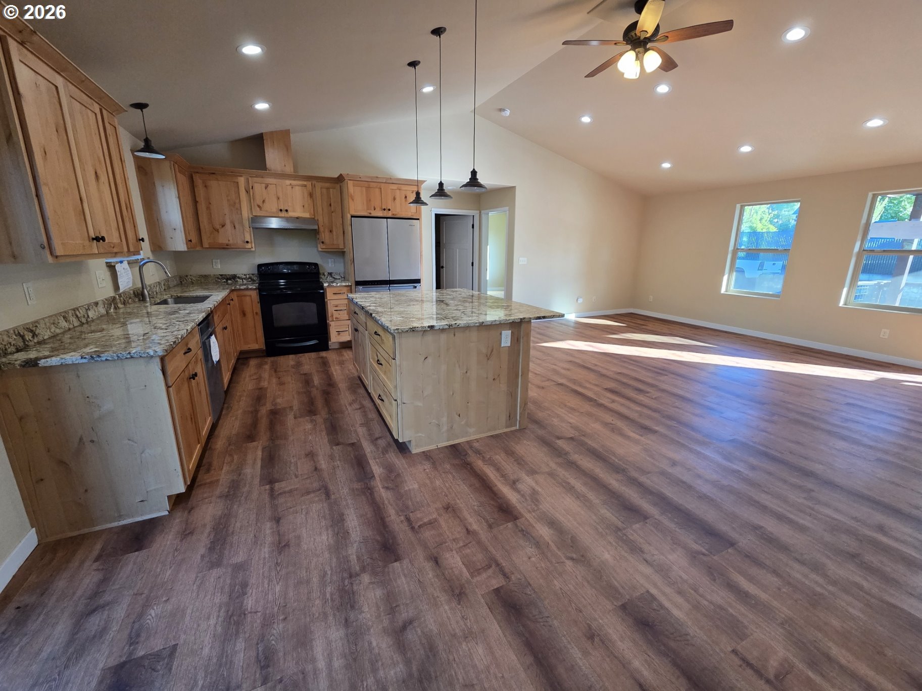 5137 Southwest Grange Road Roseburg, OR 97471 - Photo 4 of 16