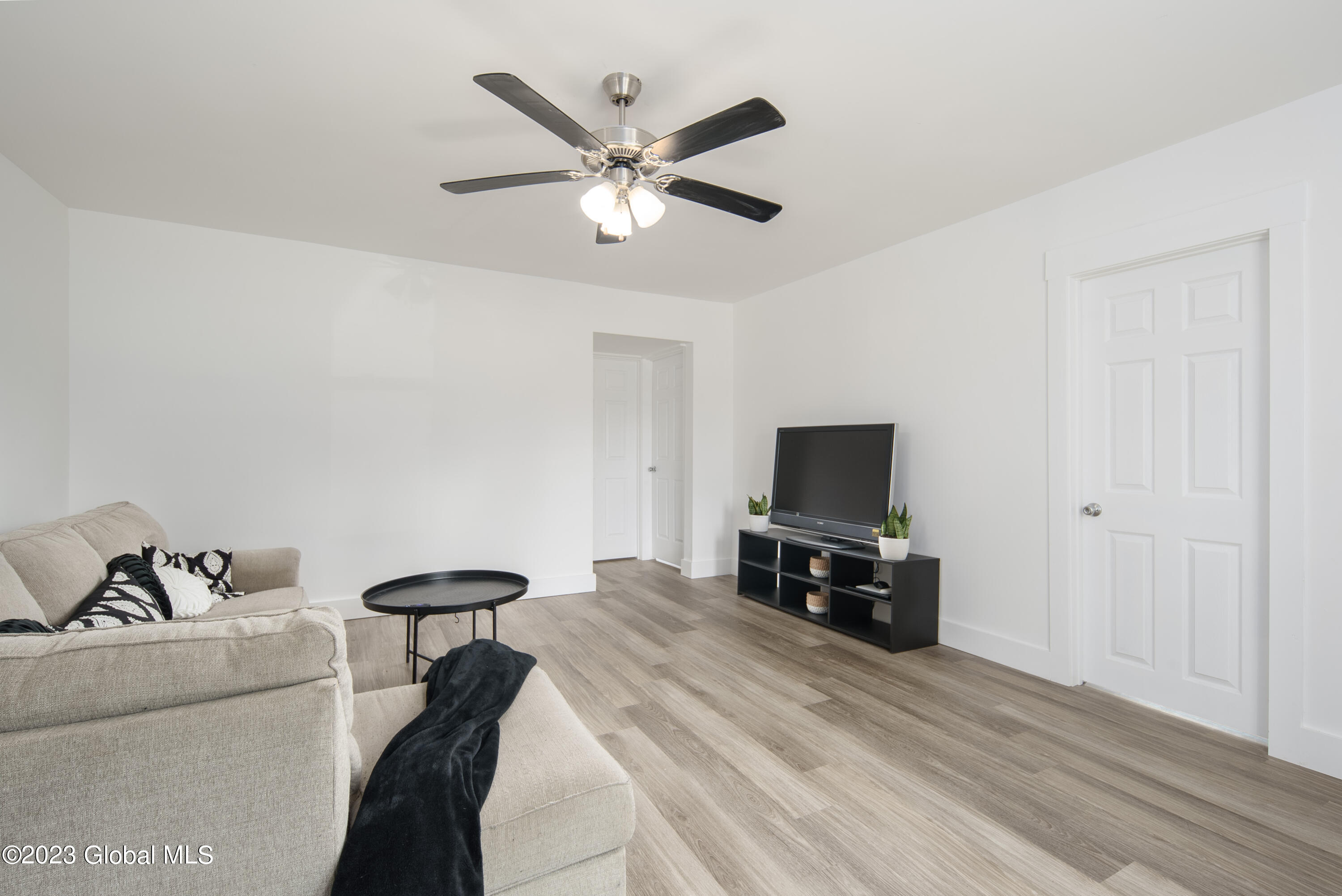 513 Boght Road Colonie, NY 12047 - Photo 12 of 35 012