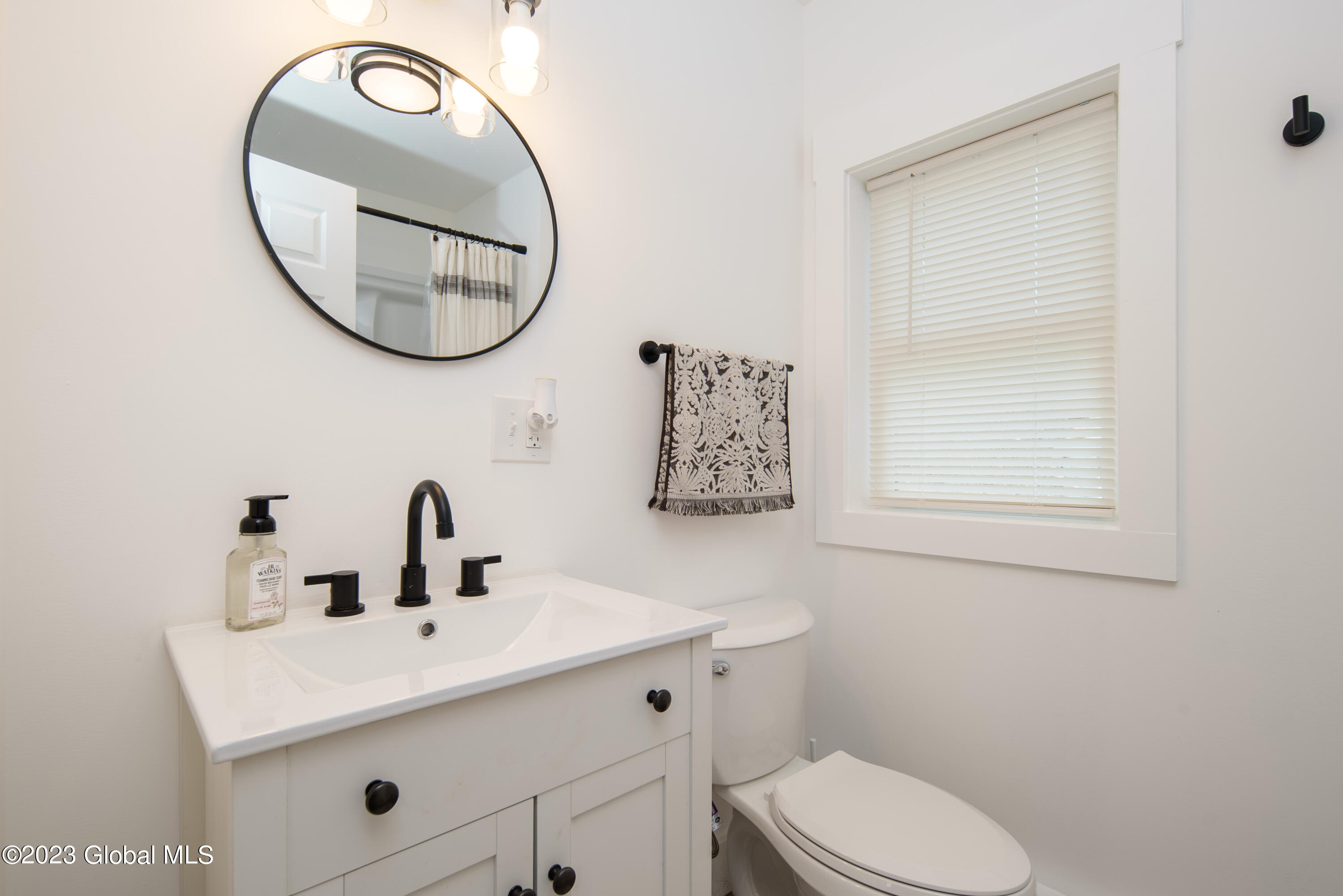 513 Boght Road Colonie, NY 12047 - Photo 14 of 35 014