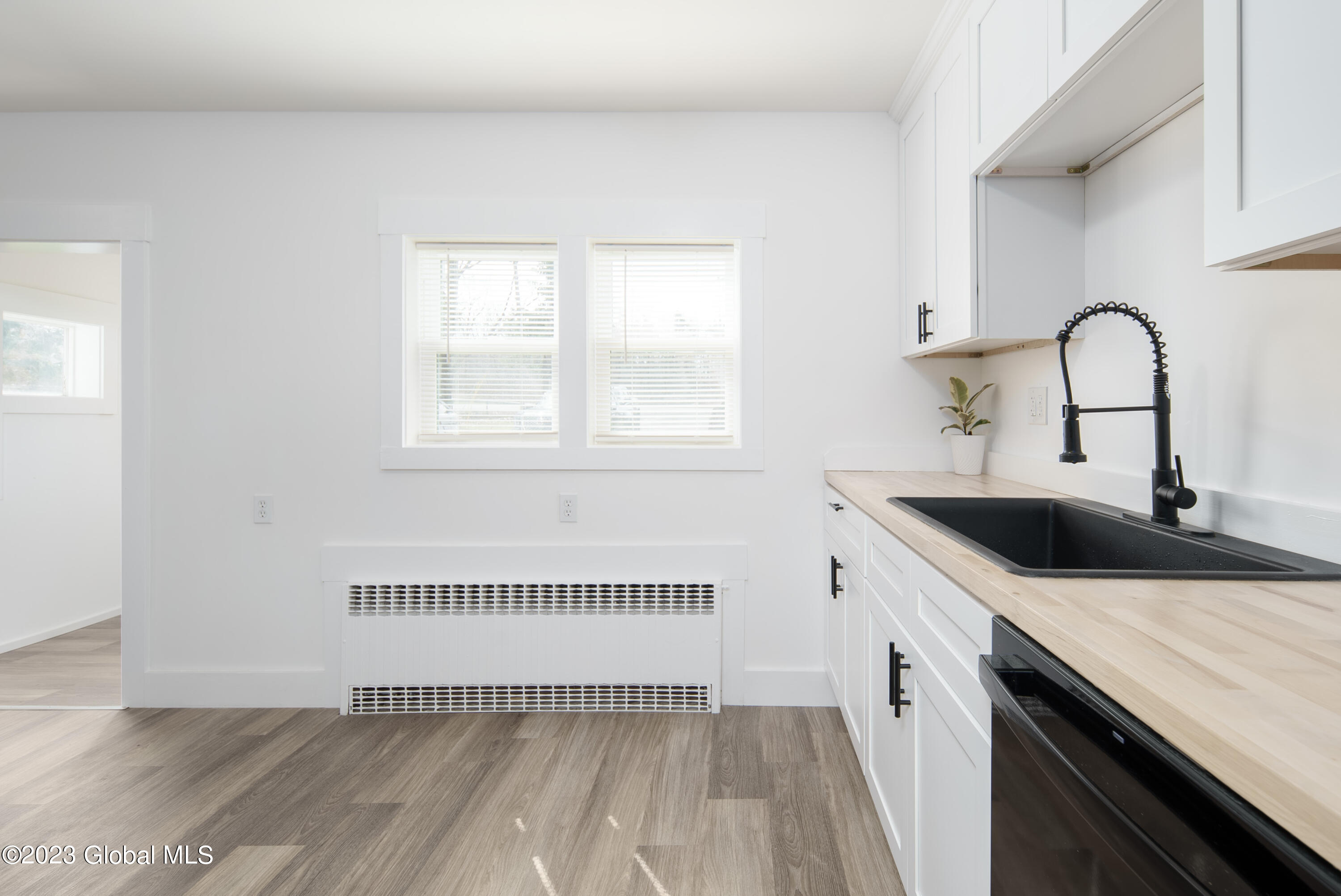 513 Boght Road Colonie, NY 12047 - Photo 6 of 35 006