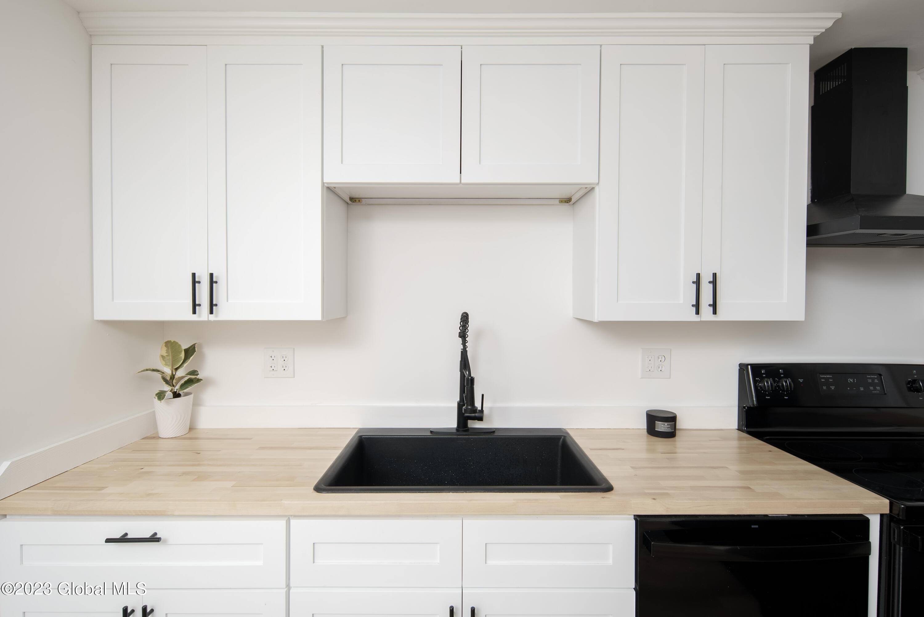 513 Boght Road Colonie, NY 12047 - Photo 7 of 35 007