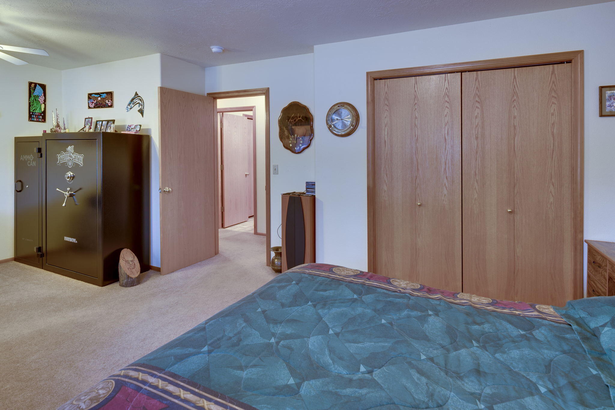 15939 Old Mill Road La Pine, OR 97739 - Photo 31 of 53 2nd primary bedroom