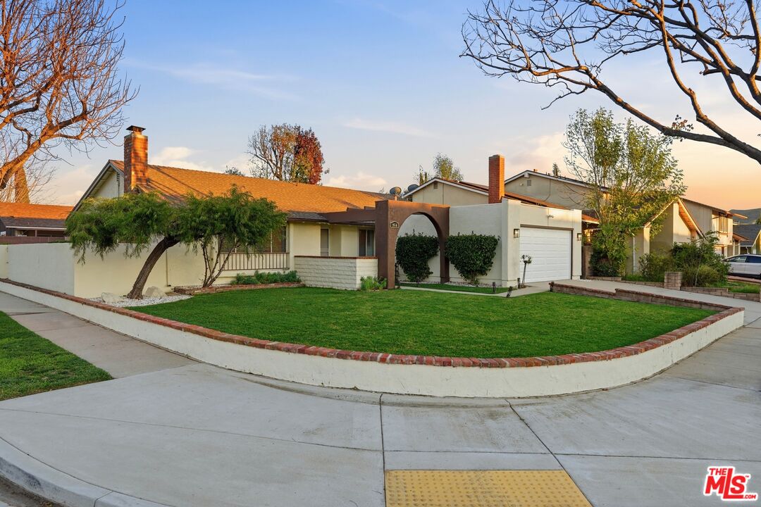 1954 Claudia Avenue Simi Valley, CA 93065 - Photo 2 of 32