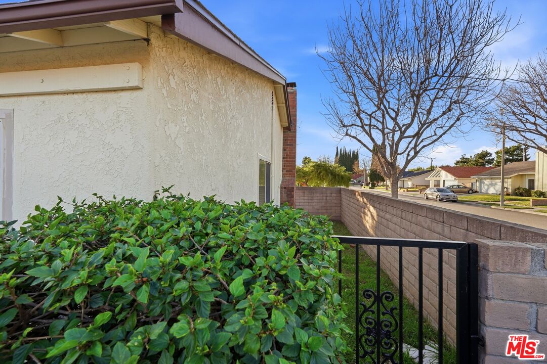 1954 Claudia Avenue Simi Valley, CA 93065 - Photo 24 of 32