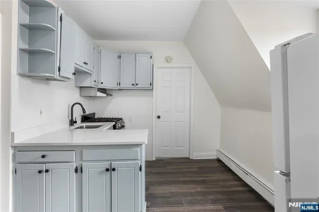 $2,000 | 676 Chestnut Street, Unit 3, Kearny, NJ 07032