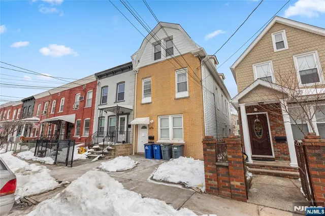 $2,000 | 676 Chestnut Street, Unit 3, Kearny, NJ 07032