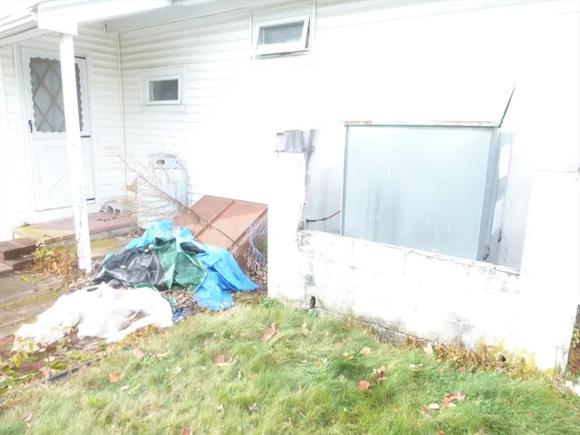 $87,000 | 3 Lower Windbrook Drive, Auburn, MA 01501