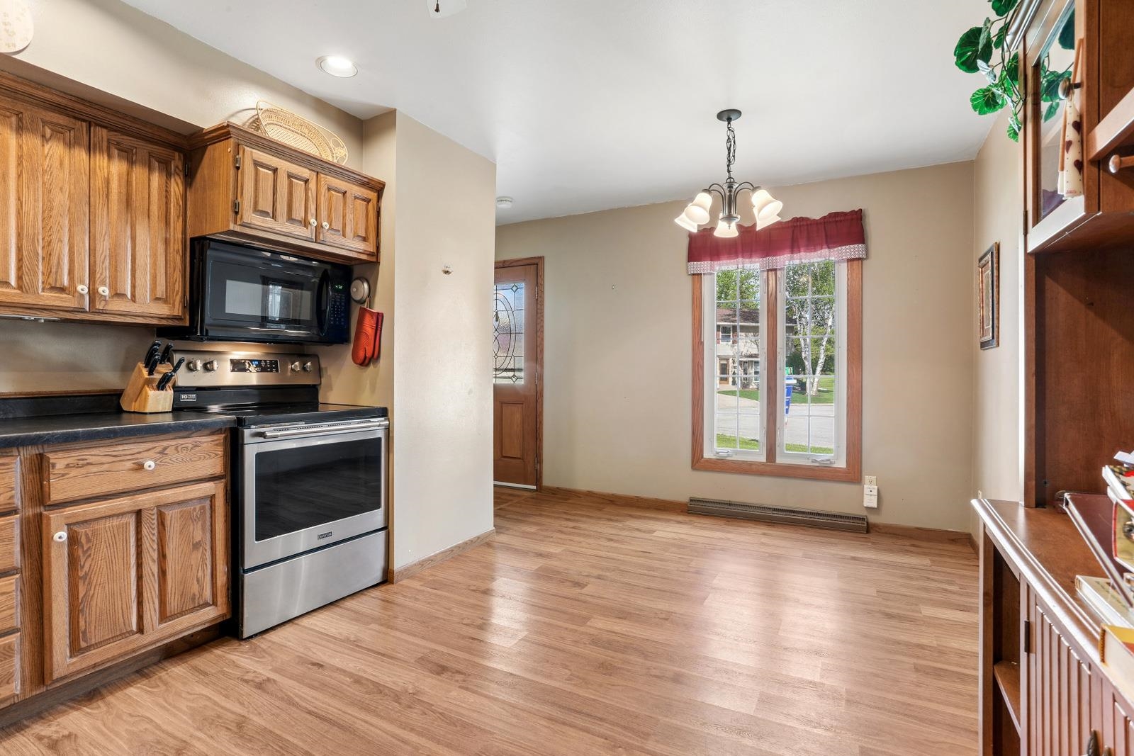 229 Apollo Court Brillion, WI 54110 - Photo 2 of 23