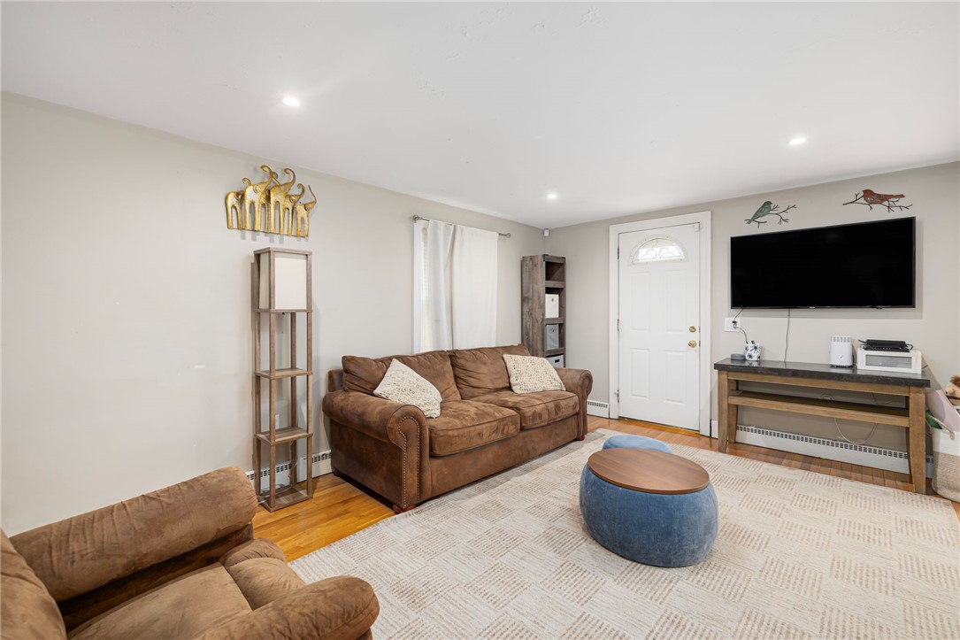 11 Doane Street Cranston, RI 02910 - Photo 5 of 38