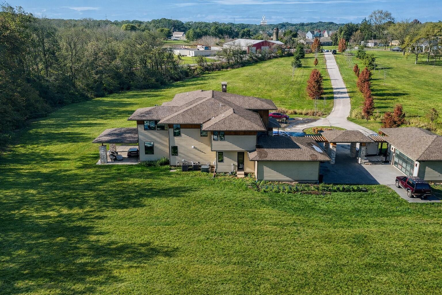 885 North 100 West Valparaiso, IN 46385 - Photo 2 of 65 1536x1024