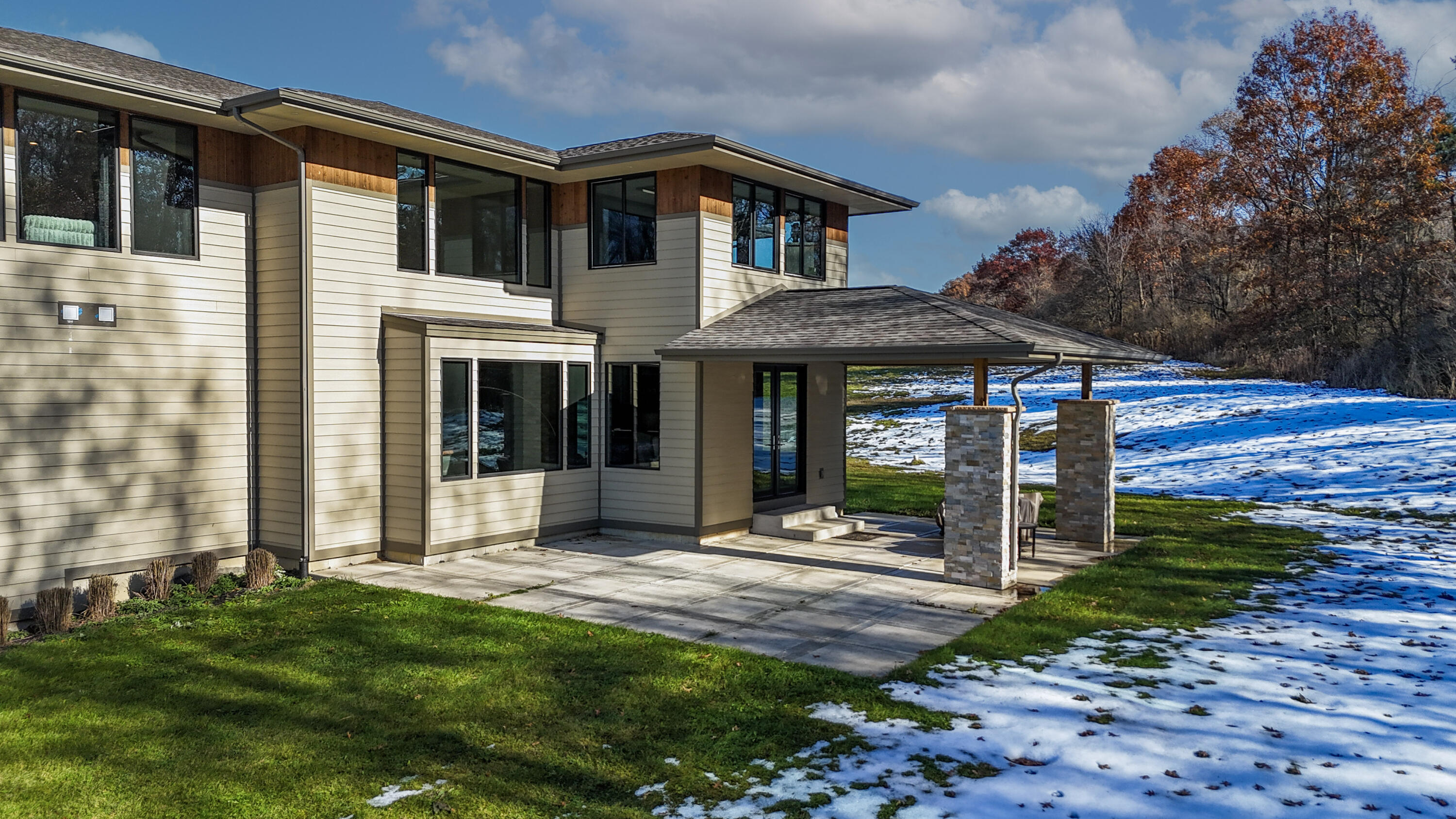 885 North 100 West Valparaiso, IN 46385 - Photo 60 of 65 a front view of a house with a yard
