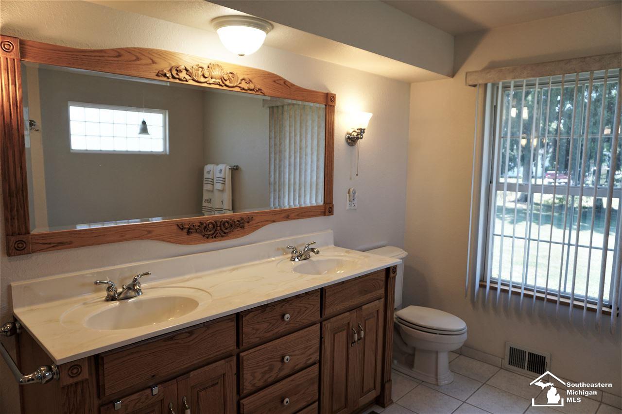 880 East Dean Road Temperance, MI 48182 - Photo 33 of 55