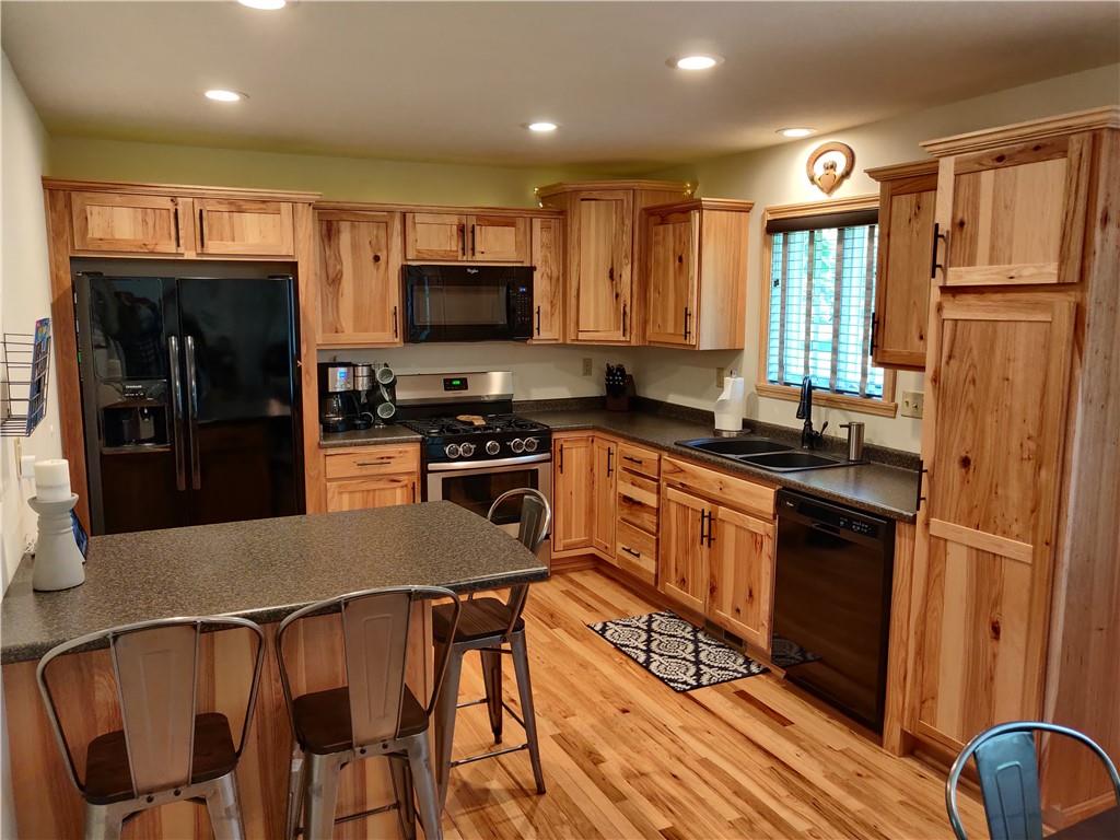 2403 Saltsman Road Erie, PA 16510 - Photo 3 of 23