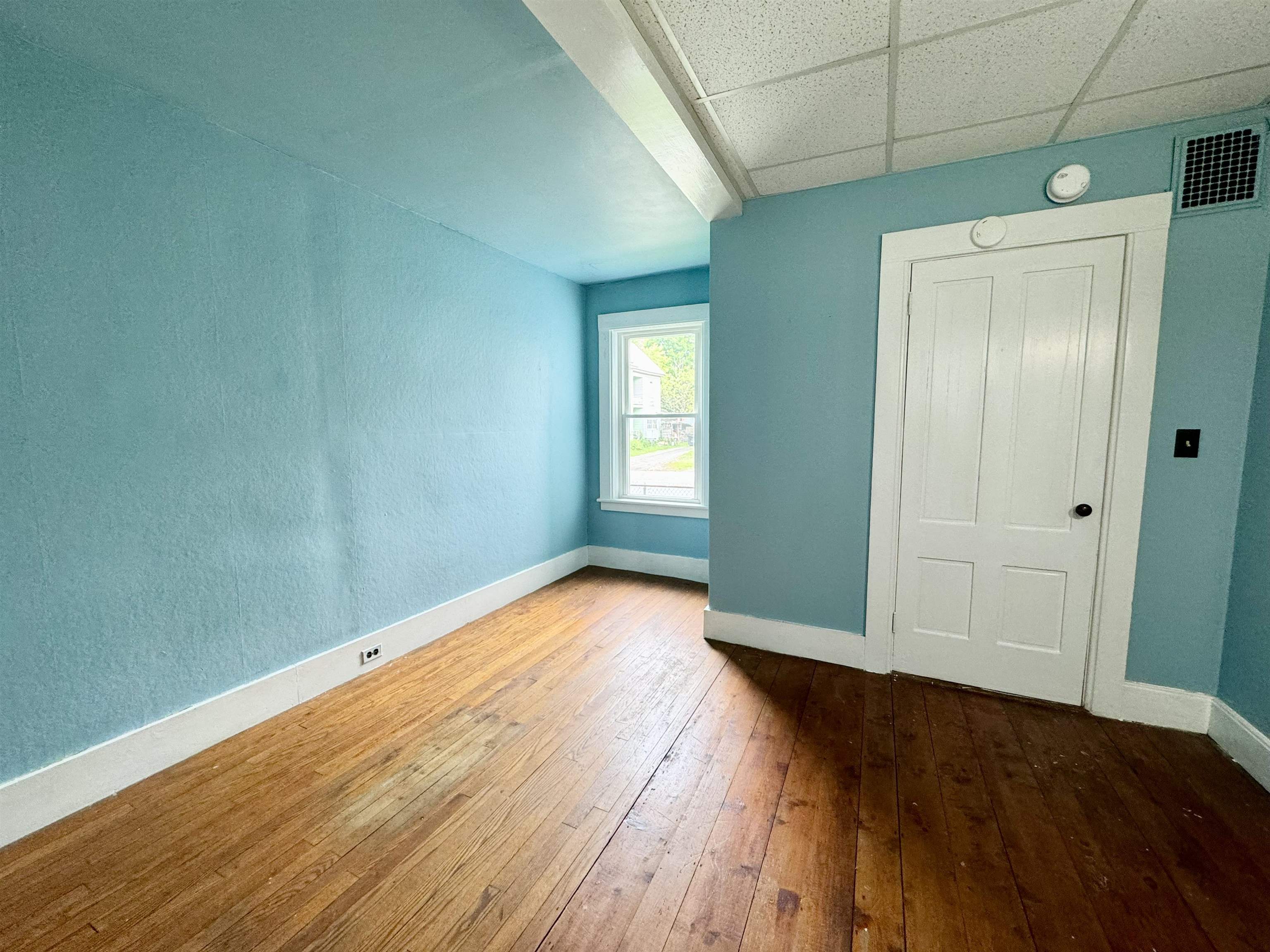 56 Atkinson Street Rockingham, VT 05101 - Photo 6 of 31