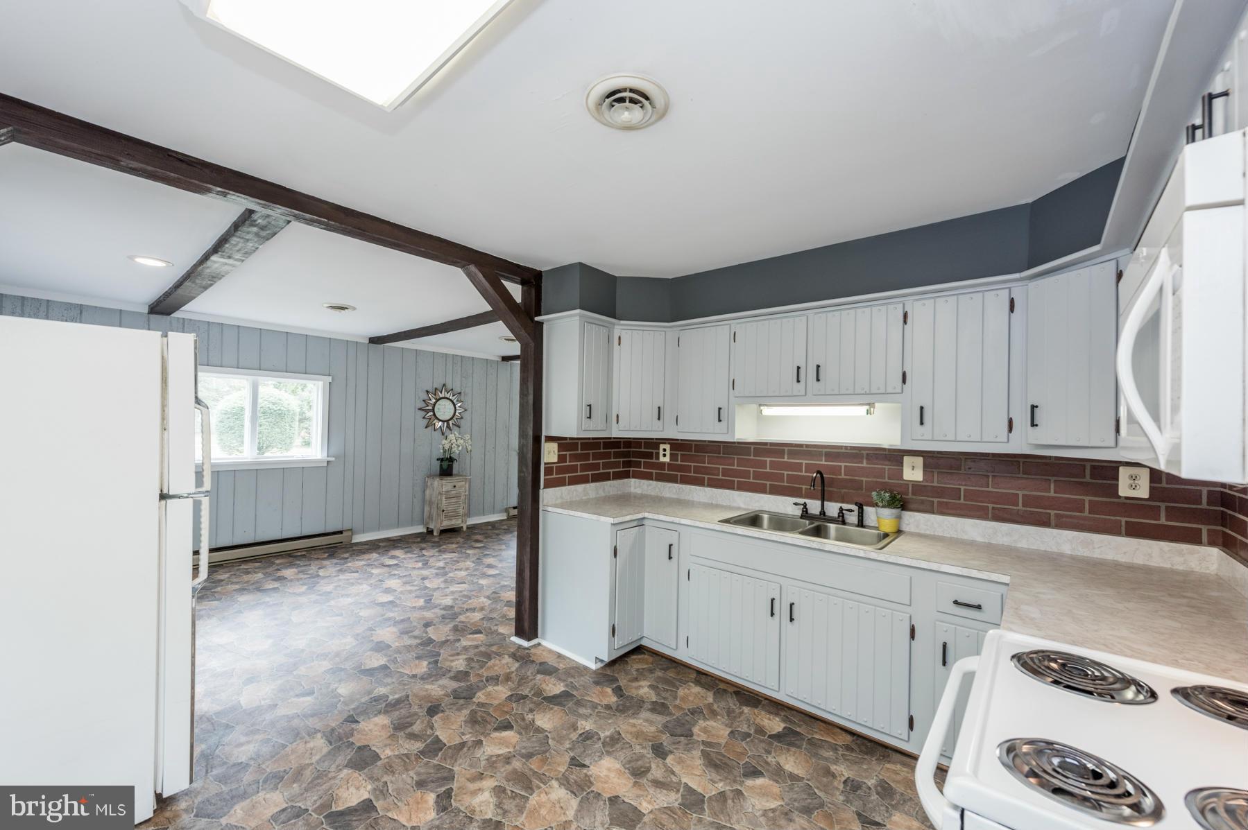 152 Dundee Road Severna Park, MD 21146 - Photo 11 of 29 Kitchen