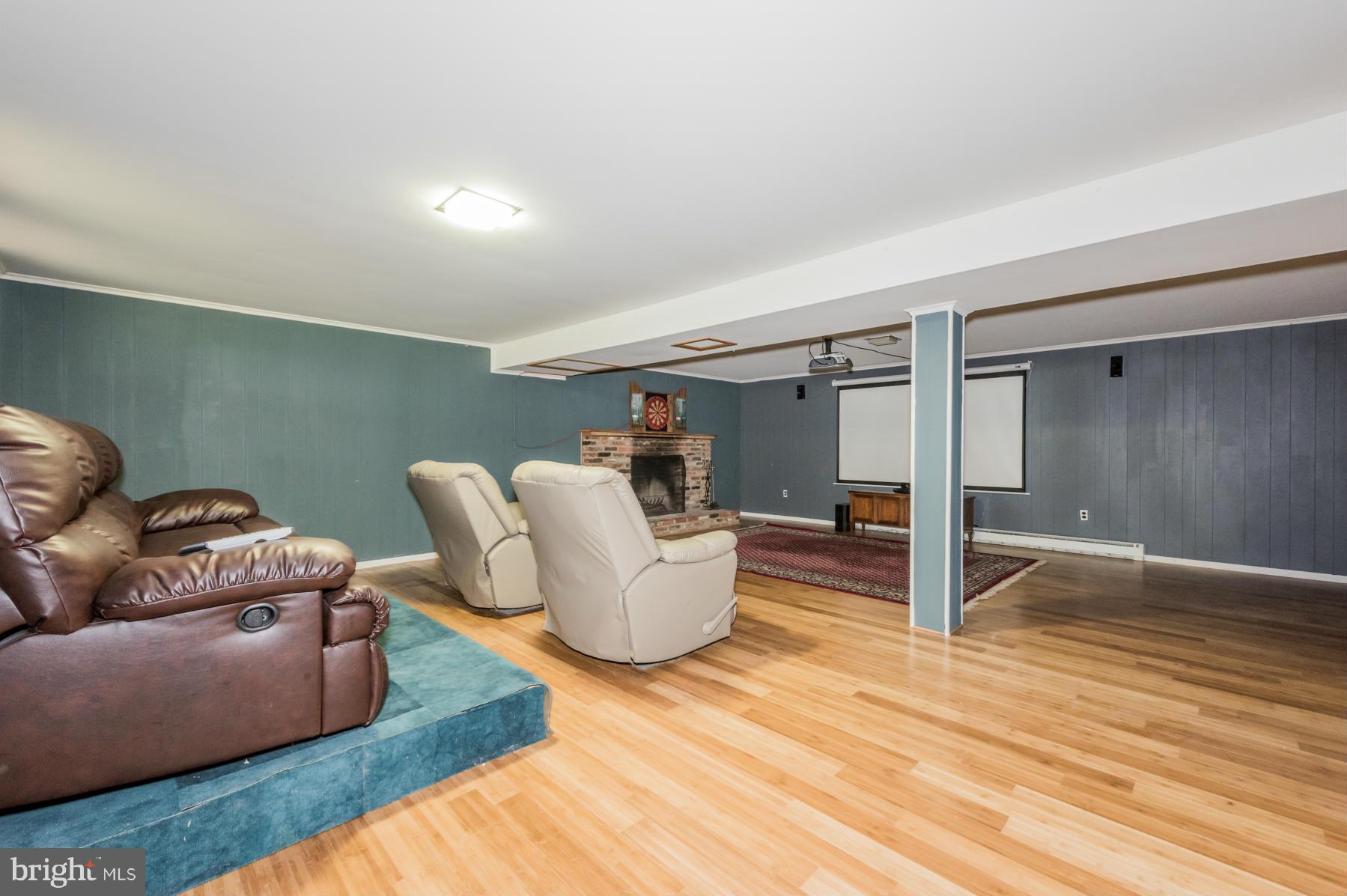 152 Dundee Road Severna Park, MD 21146 - Photo 22 of 29 Family Room